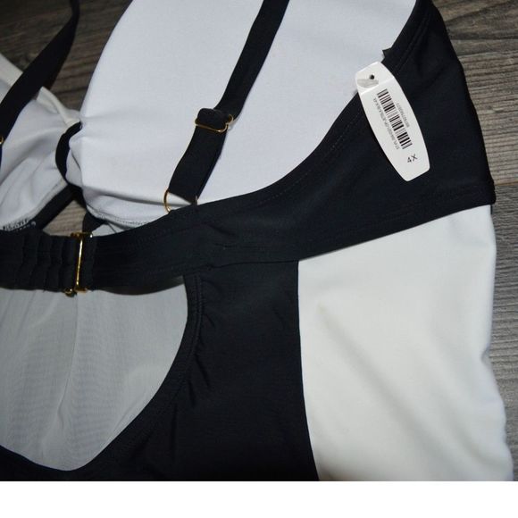 NWT Adore Me Keyhole Plus Size 4X One-Piece Swimsuit Black & White - Picture 4 of 11